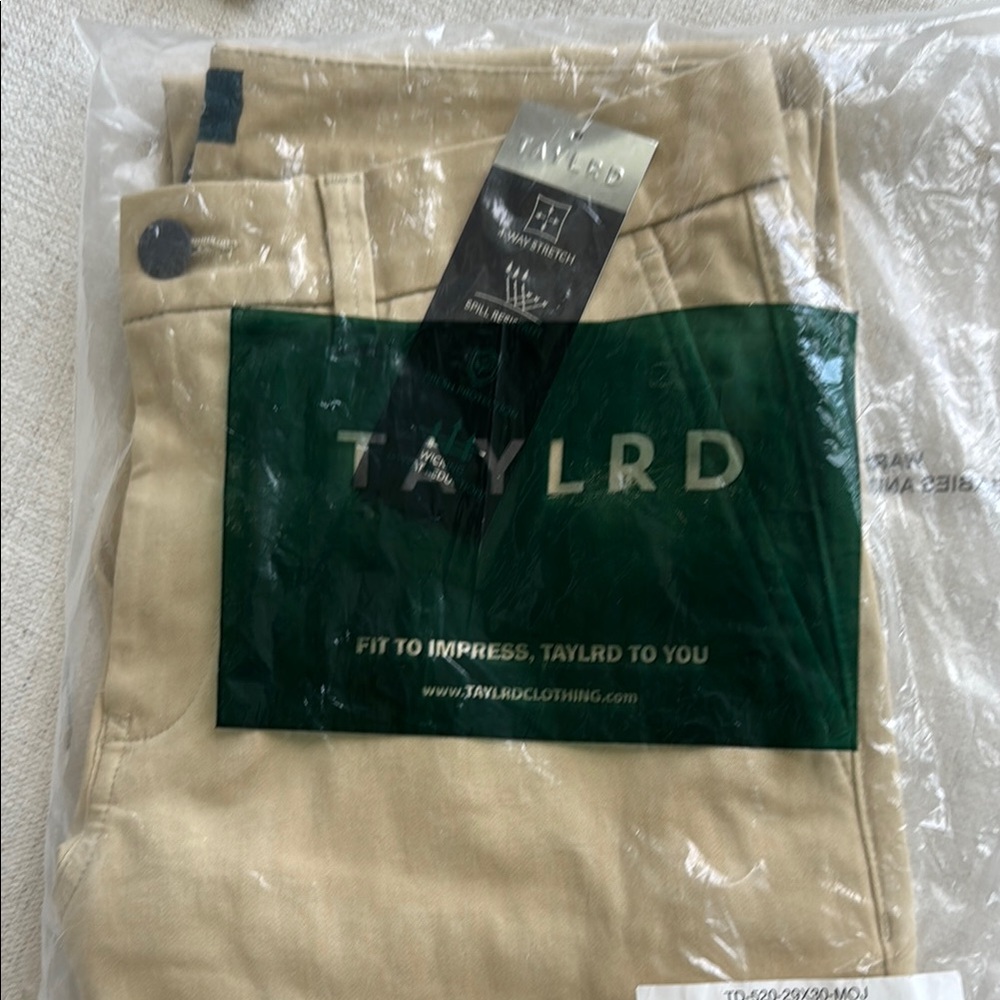 Taylrd men’s tech chinos NWT